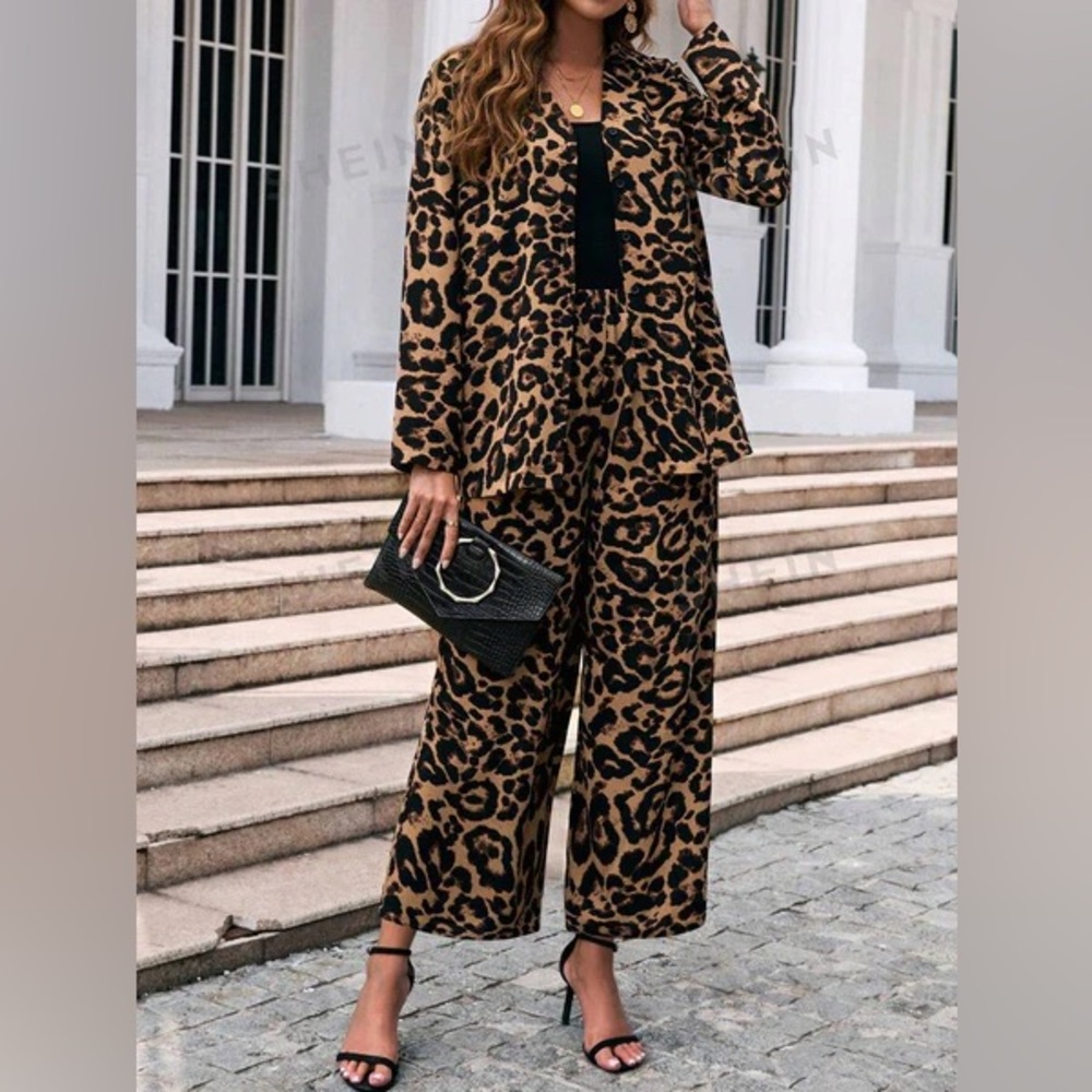 SSOULM Chic Leopard print Blazer & Trousers set